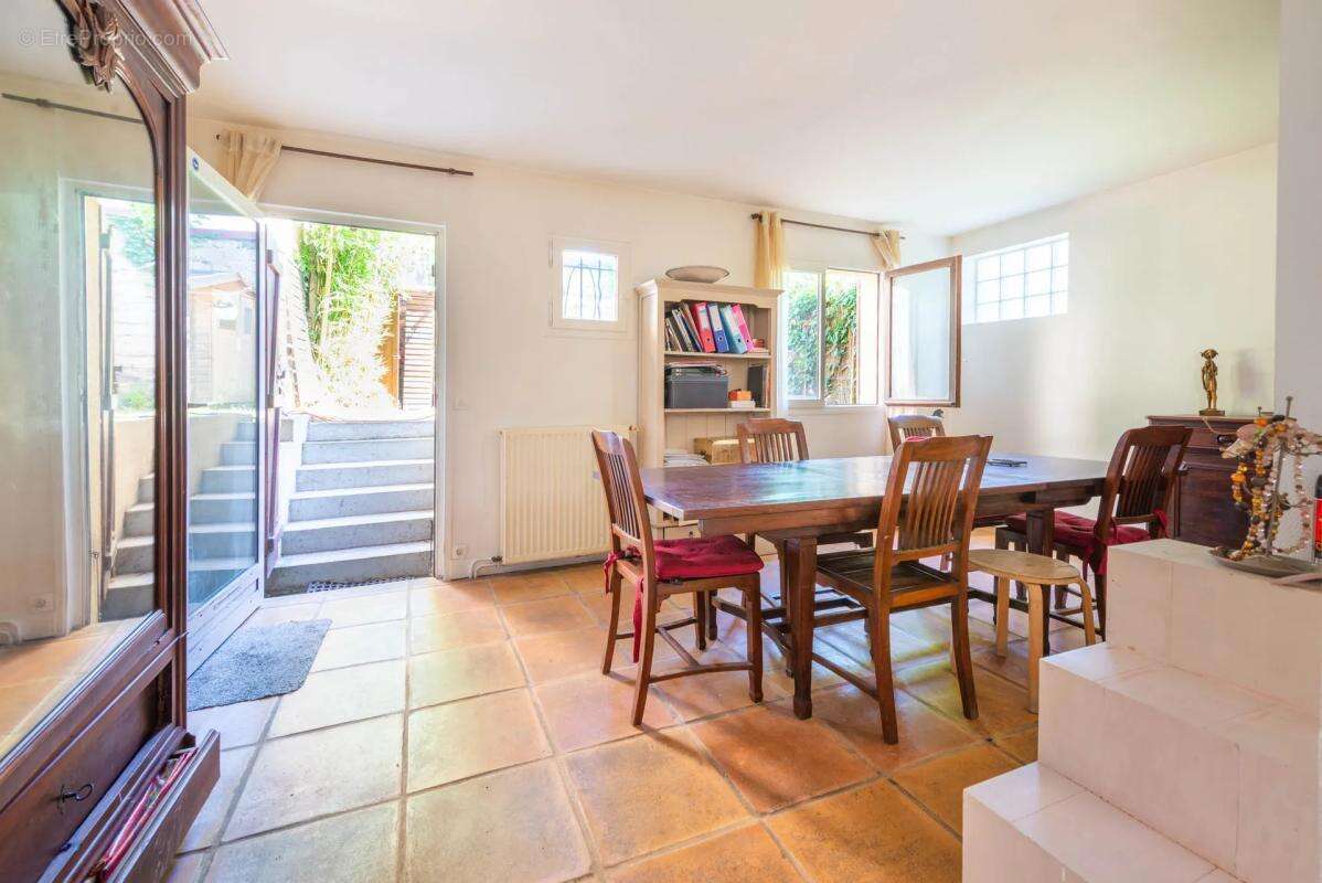 Maison de 5 pièces de 161 m² à Suresnes - photo 5