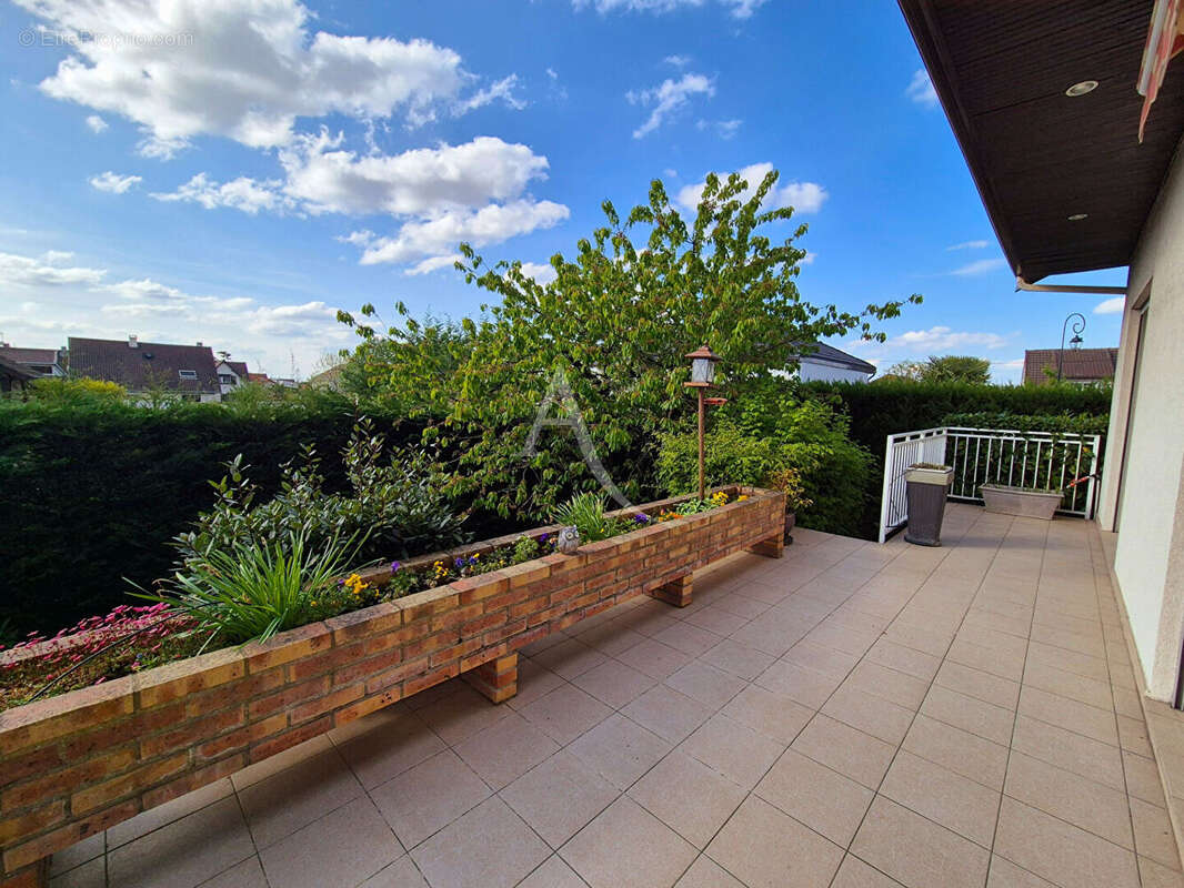 Maison à NEUILLY-PLAISANCE