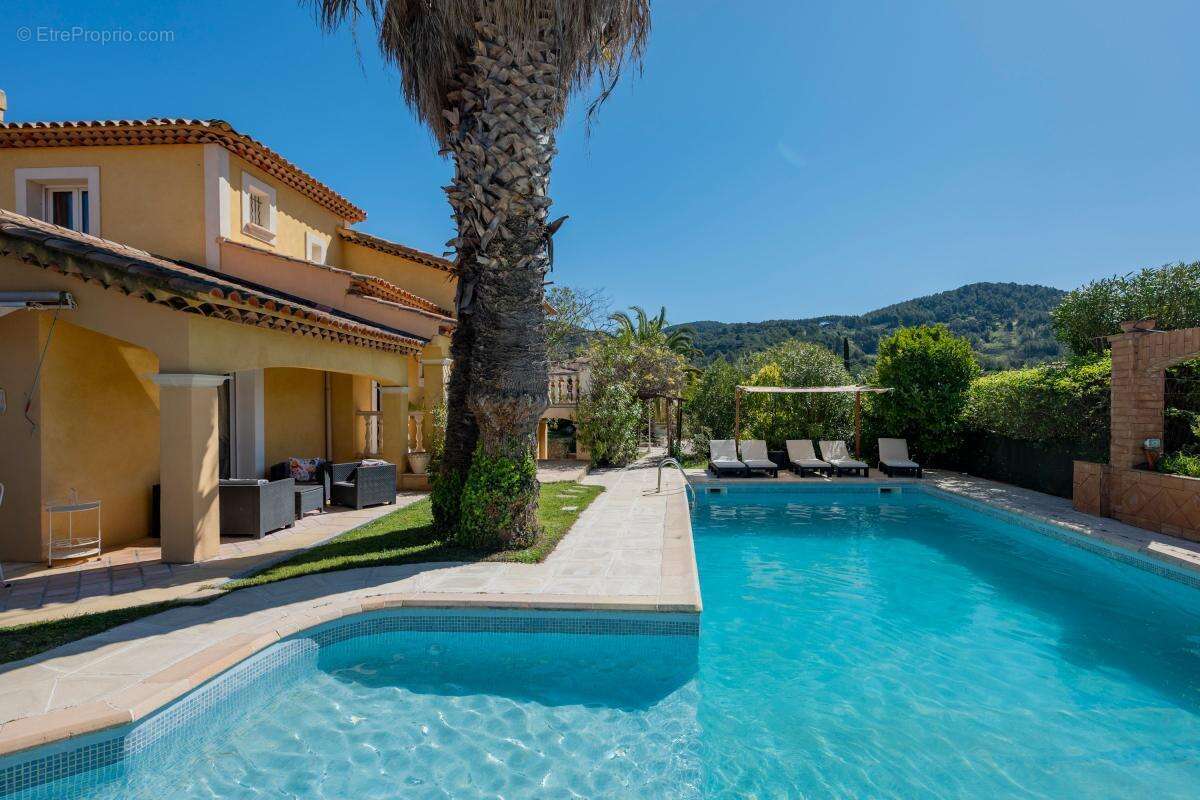 Au Castellet - Maison familiale 5 pièces avec piscine - photo 2