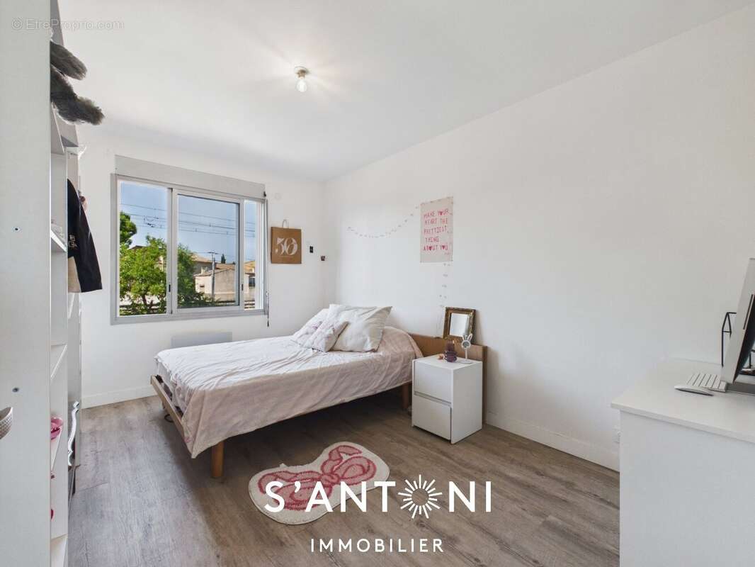 EXCLUSIVITE à CERS  Appartement sans charge de co-propriété DE 100m² entièrement rénové en 2024, 3 chambres, garage, parking pr - photo 8