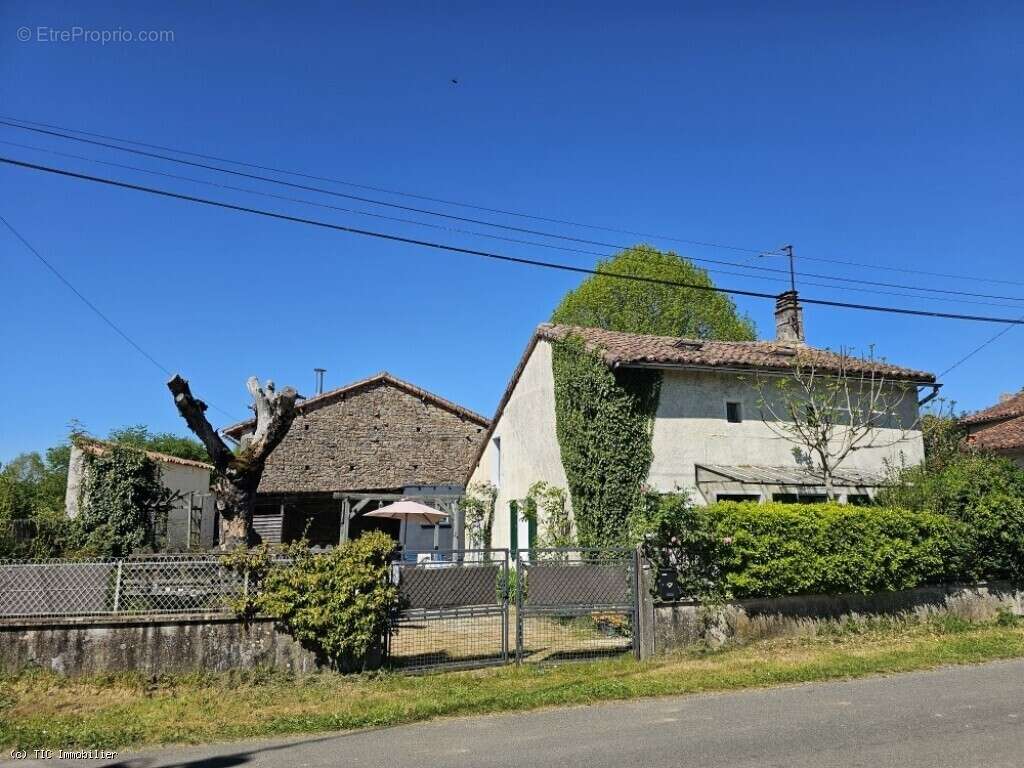 Maison à NANTEUIL-EN-VALLEE
