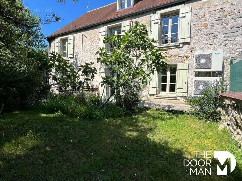 Maison à LINAS