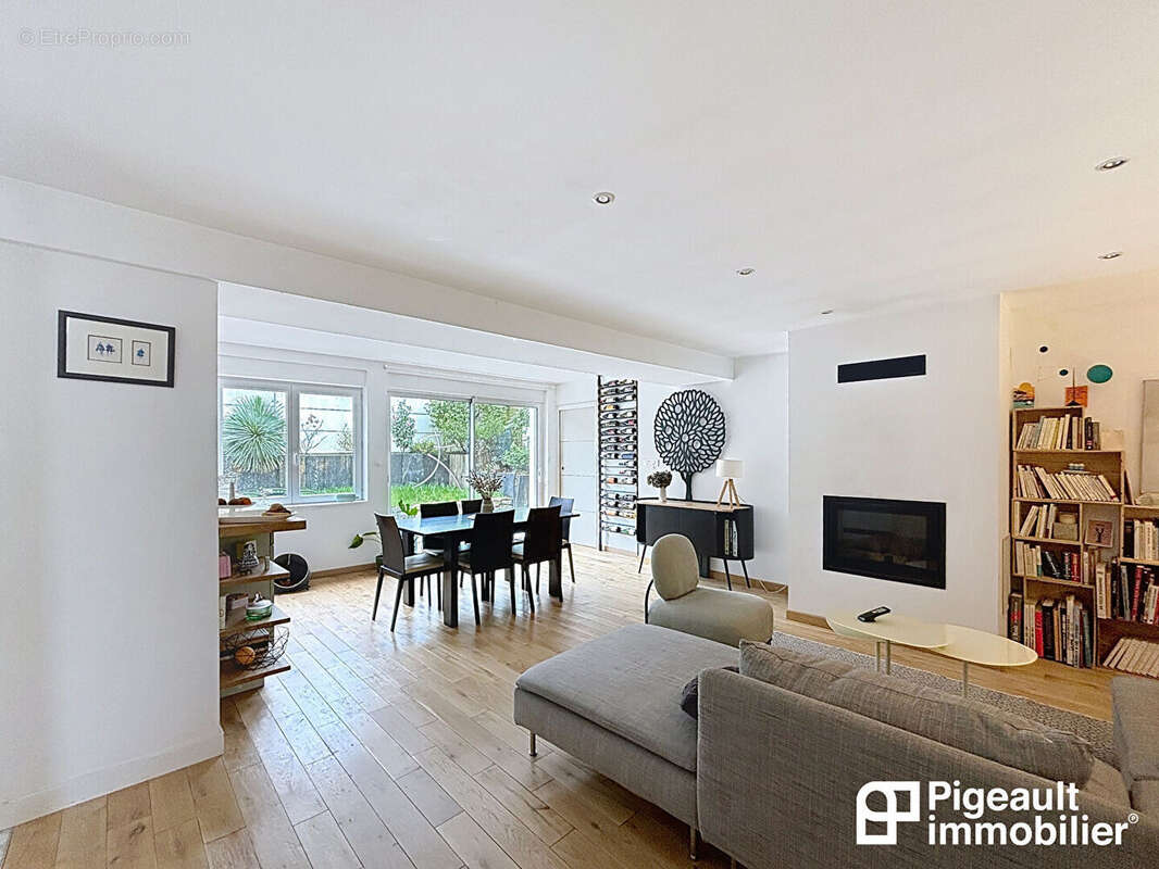 Maison T7 à vendre - 5 chambres - Rennes - Sainte Thérèse - Jardin - photo 2