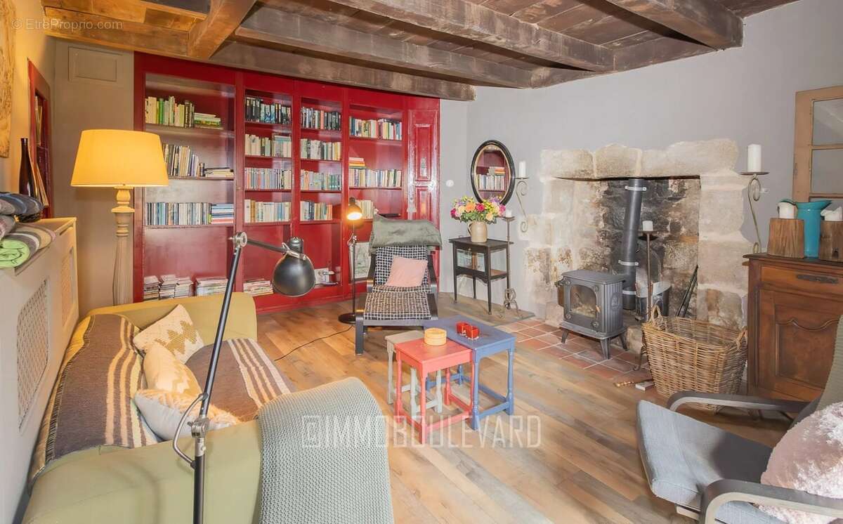 Maison à CHARRON