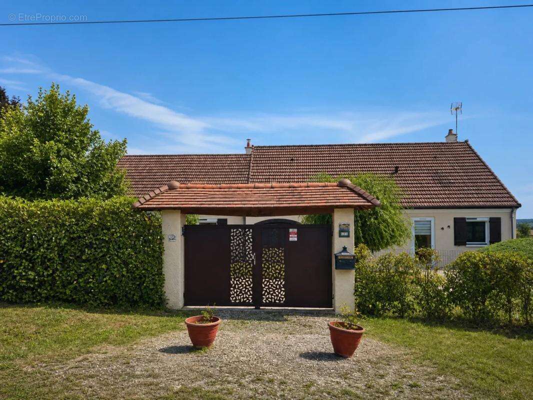 Maison de 5 pièces de 143 m² à Chevannes-Changy - photo 4