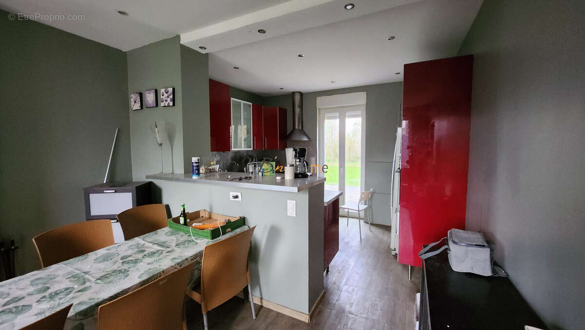 Maison à COURCELLES-LE-COMTE