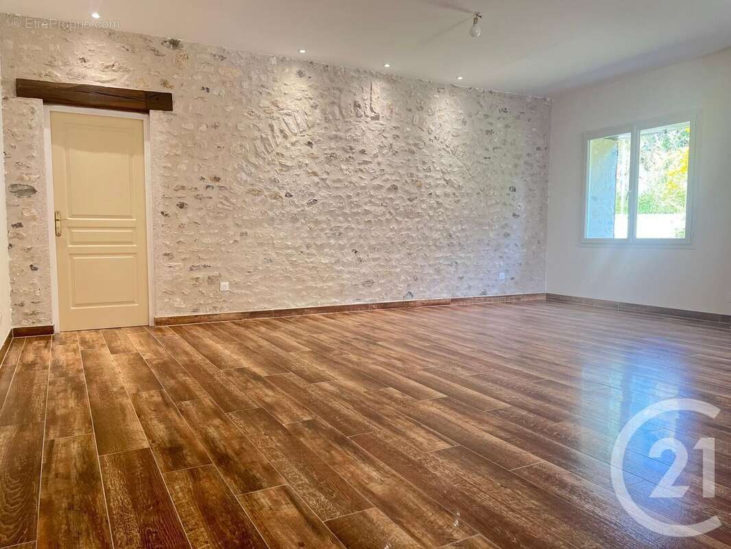 Maison à LA CHAUSSEE-D&#039;IVRY