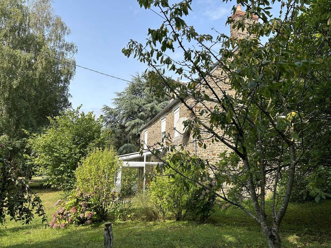 Maison à PONT-D&#039;OUILLY