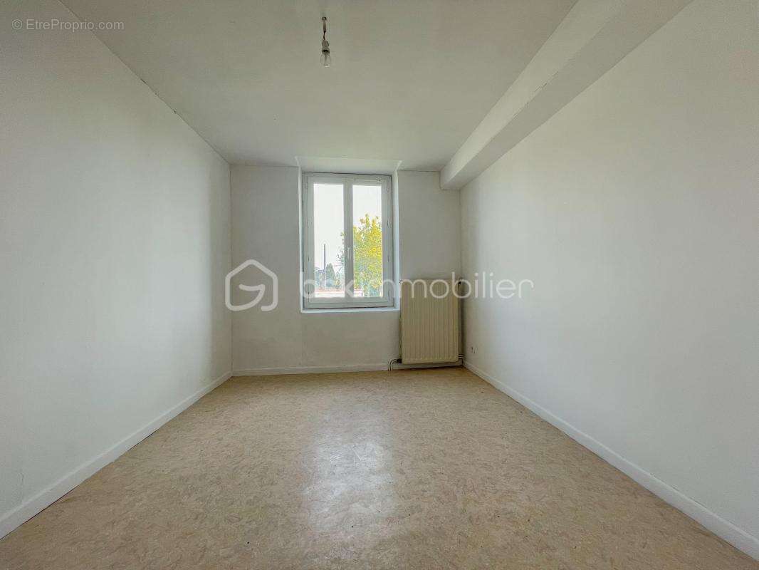 Maison à SAINT-GENCE