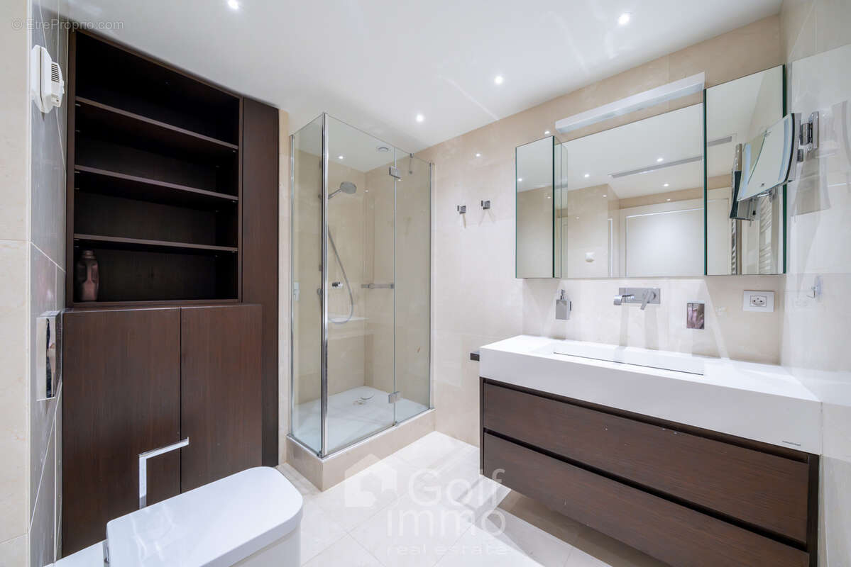 Appartement à MANDELIEU-LA-NAPOULE