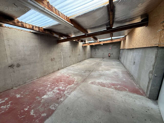 Commerce à LE CHAMBON-FEUGEROLLES