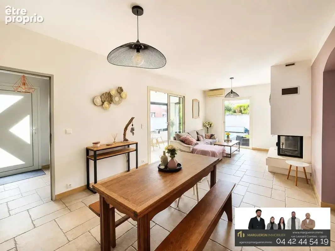 Maison 110 m² à Saint-Mitre-Les-Remparts  - photo 7