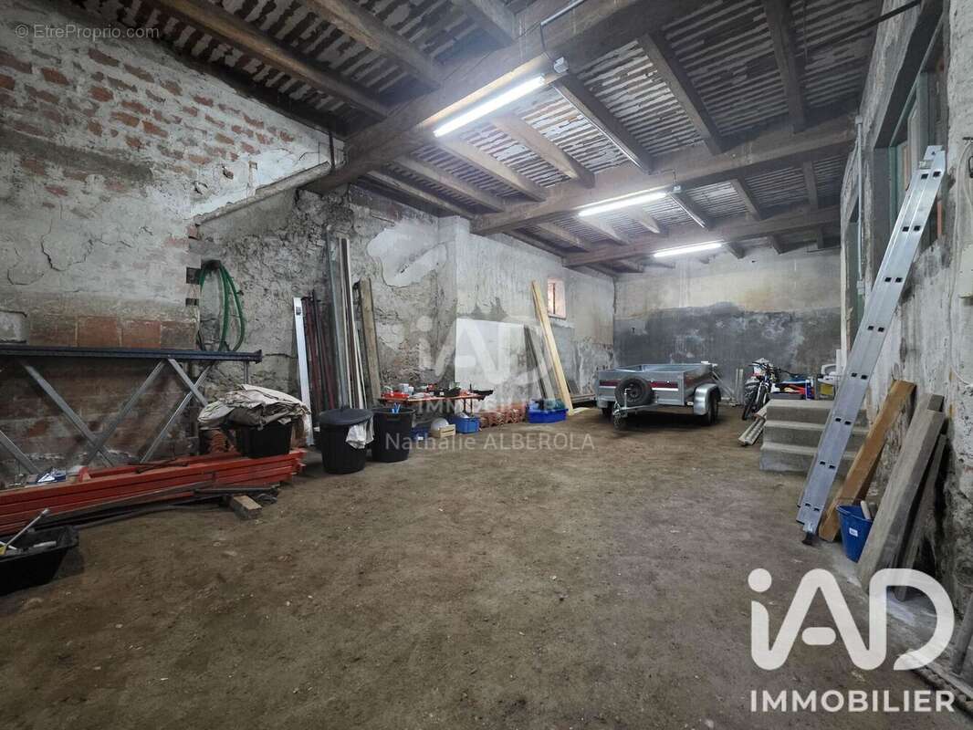 Parking 370 m² à Canet  - photo 3