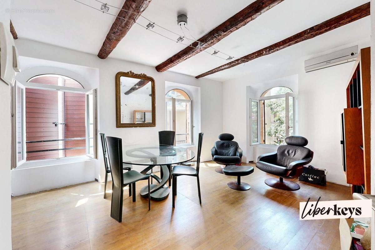 Maison à SAINT-SATURNIN-LES-AVIGNON