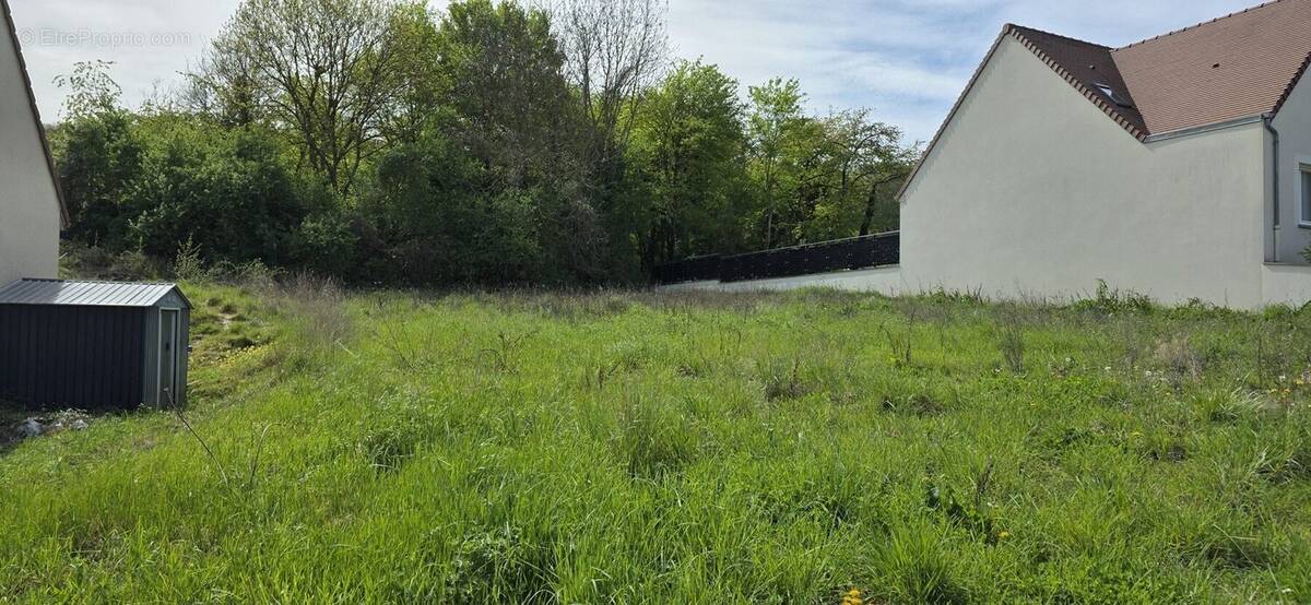 Terrain à SAINT-QUENTIN