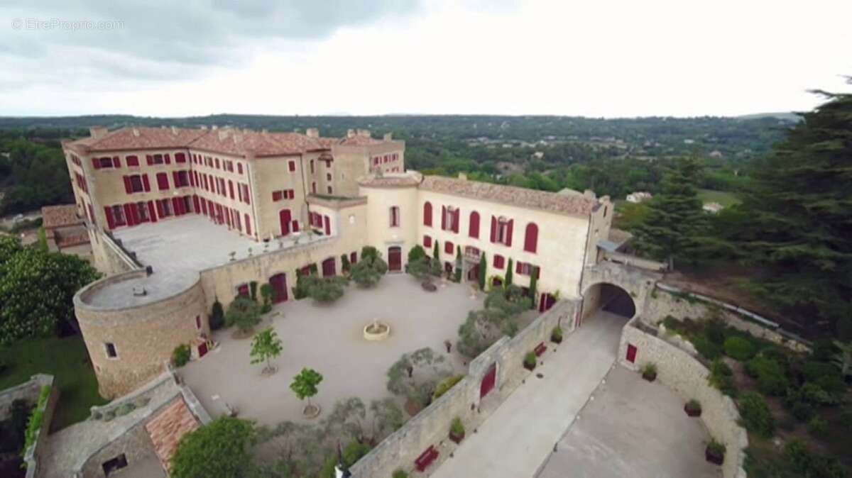 Chateau de la Verdiere - photo 2