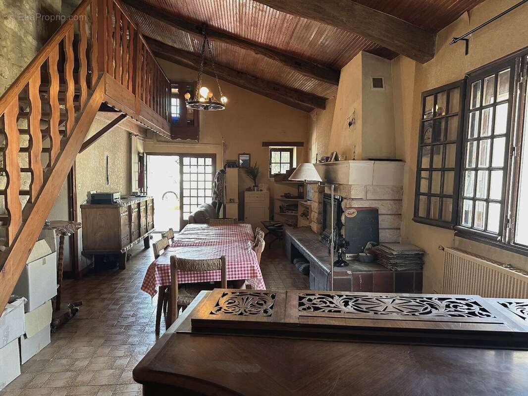 CHAMPAGNOLLES (17240)  4 pièces  104 000  FAI - photo 3
