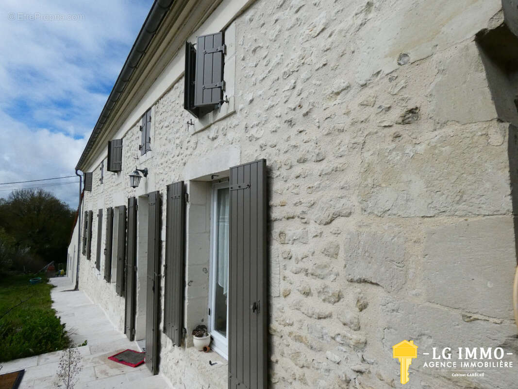 Maison à SAINT-DIZANT-DU-GUA