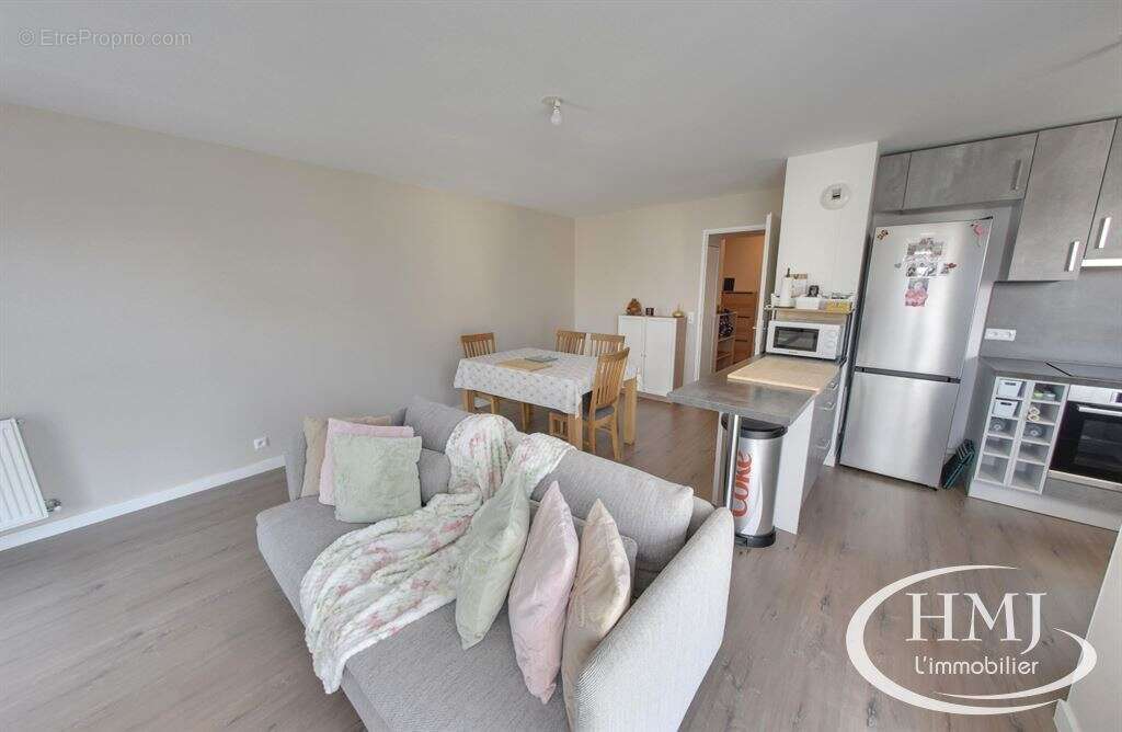 Appartement 79 m² à Courcouronnes  - photo 3
