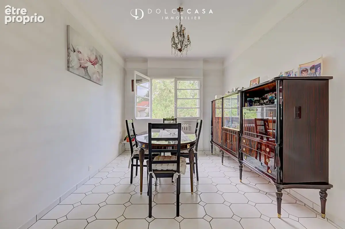 Maison familiale .Quartier Foch .Terrain 1 260 m² . 3 chambres . Sous-sol total - photo 5