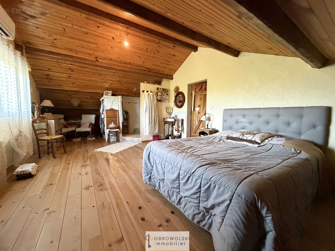 Maison à LE PEAGE-DE-ROUSSILLON