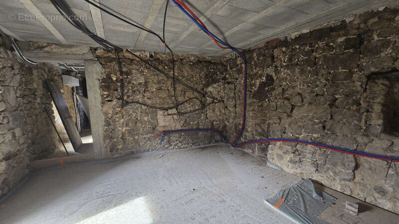 Maison à SAINT-MAURICE-EN-CHALENCON