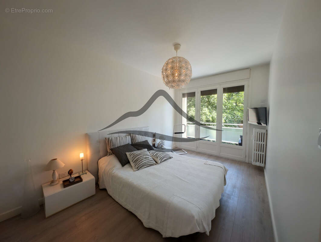 À VENDRE   Appartement T2 de 50 m2 entièrement rénové   Chambéry - photo 2