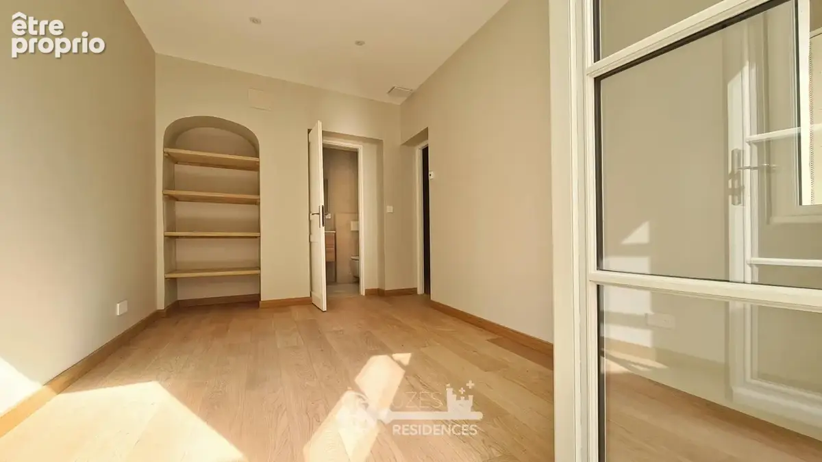 Appartement rénové de 130 m2 avec terrasse, dépendance et 3 chambres au cœur d'Uzès - photo 15