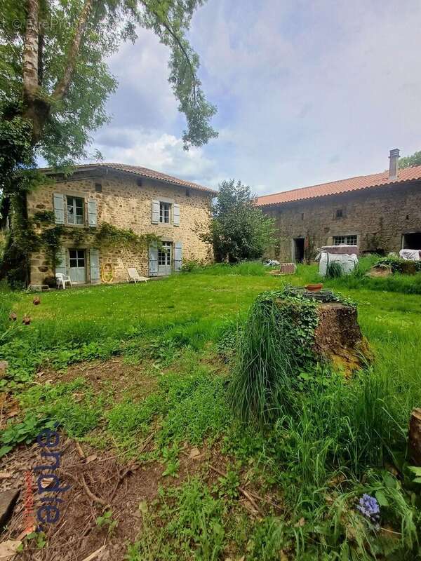 Maison à CHERONNAC