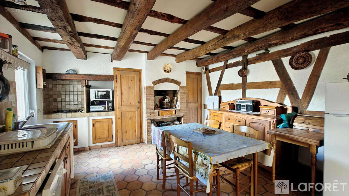 ** appartement type 3 + cave - embrun - 3 pièces - photo 9