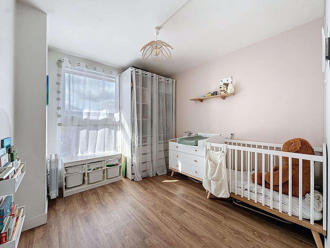 Appartement à VOISINS-LE-BRETONNEUX