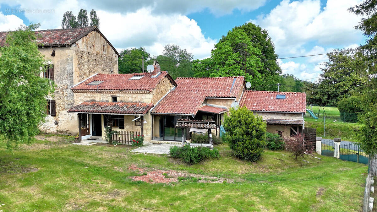 Maison à BEAURONNE