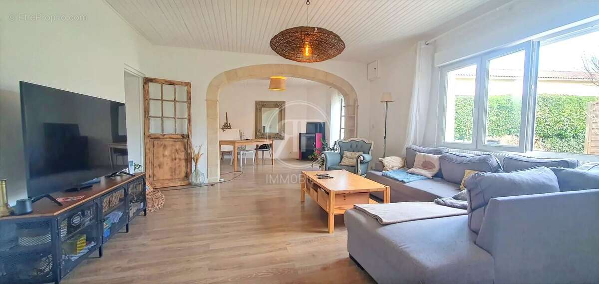 Maison à LALANDE-DE-POMEROL