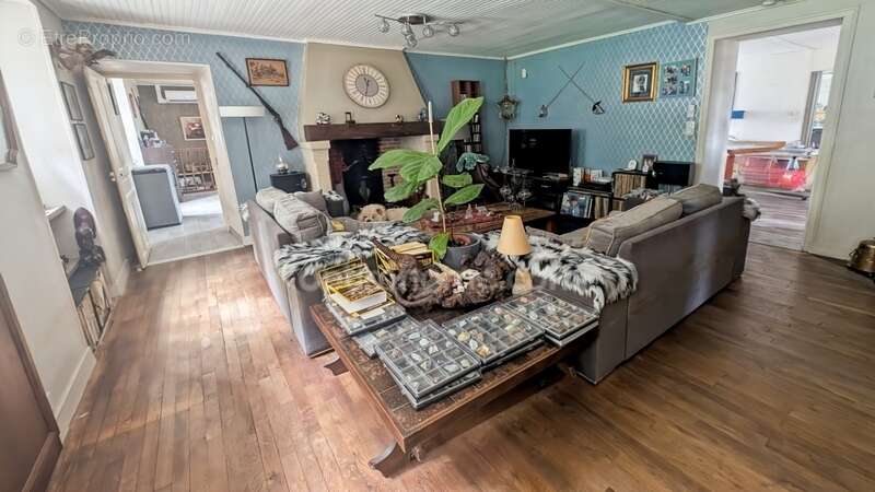 Maison à BADEFOLS-D&#039;ANS