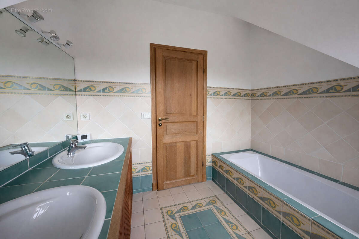 Maison à SOISY-SUR-SEINE