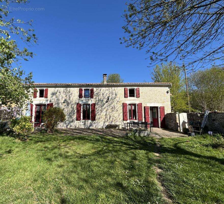 Maison 170 m² à Usseau  - photo 4