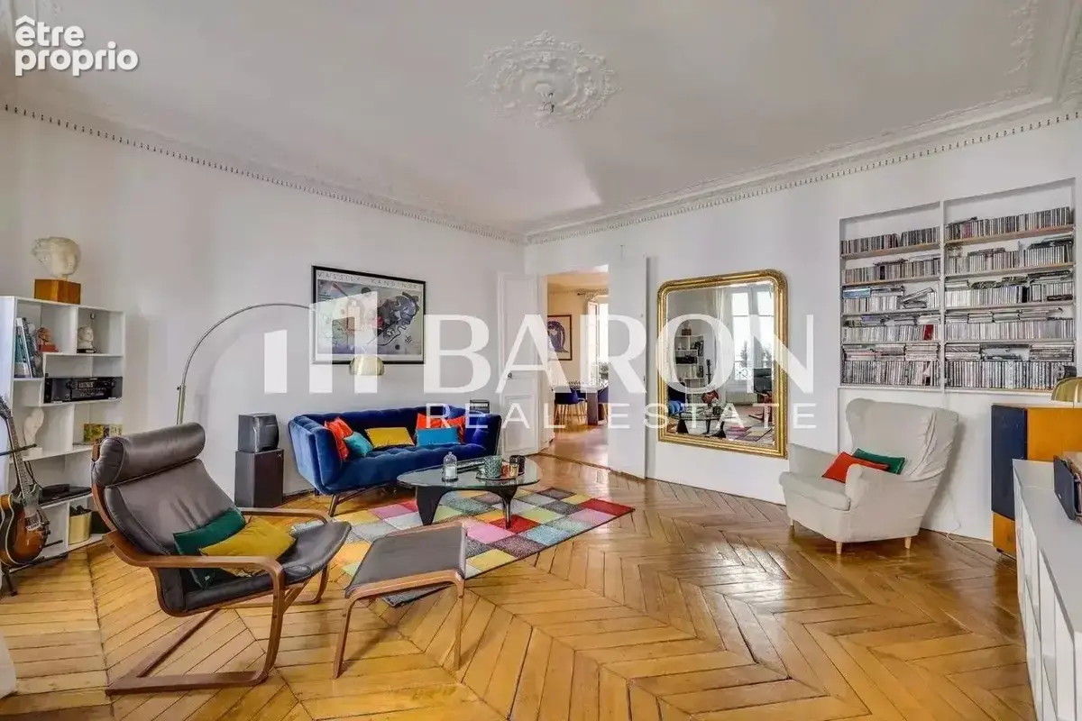 PARIS IXe - 130 m² - 5 pièces - 3 chambres - photo 3