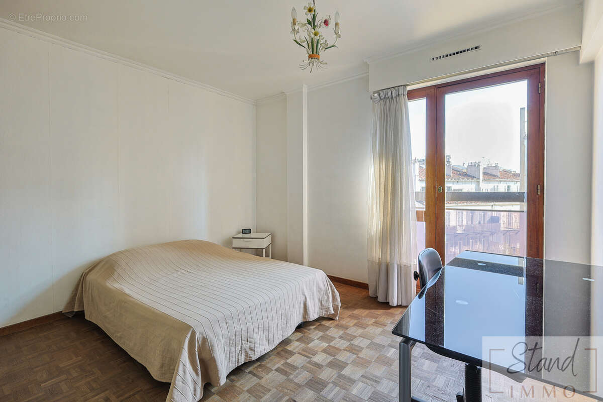 Appartement à MARSEILLE-6E