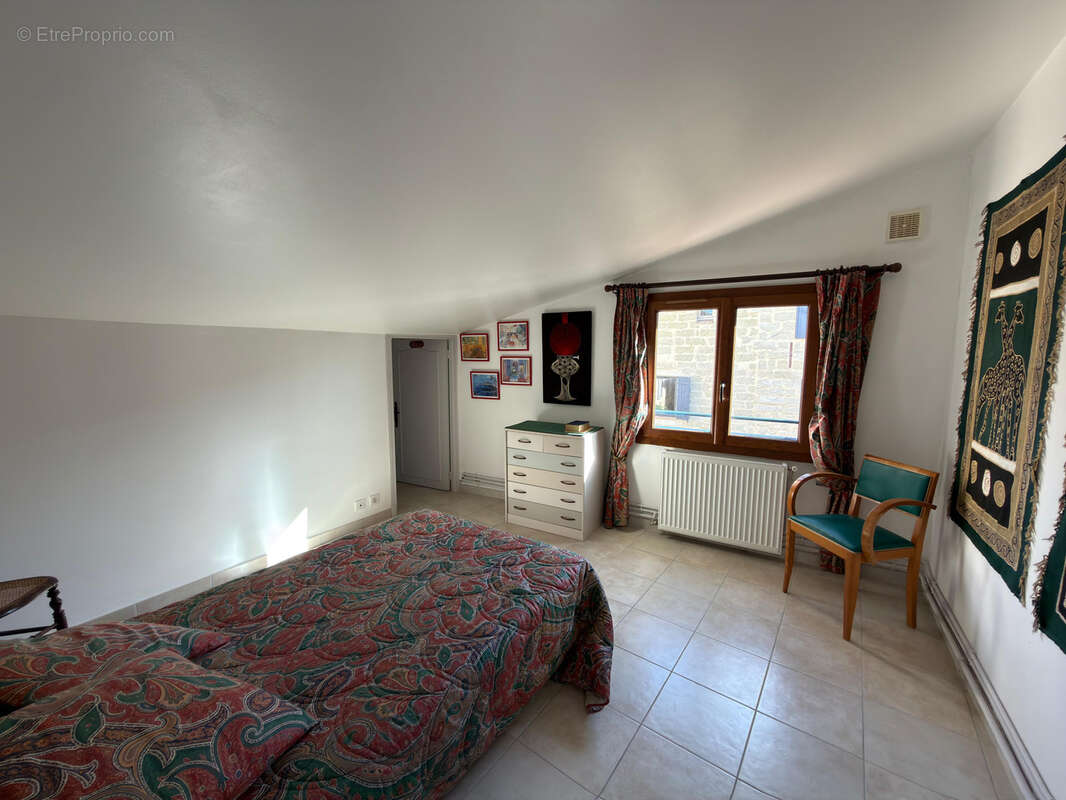 Maison à SAINT-QUENTIN-LA-POTERIE