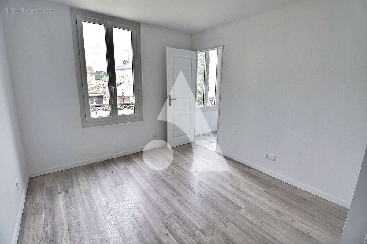 Maison à AUVERS-SUR-OISE