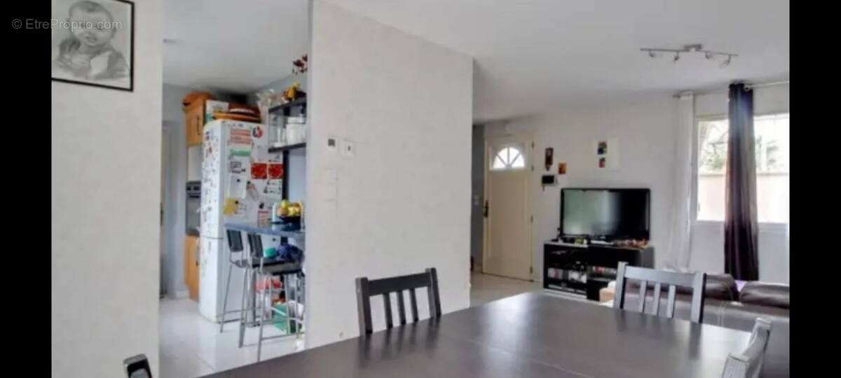 Maison à CHANTELOUP-LES-VIGNES