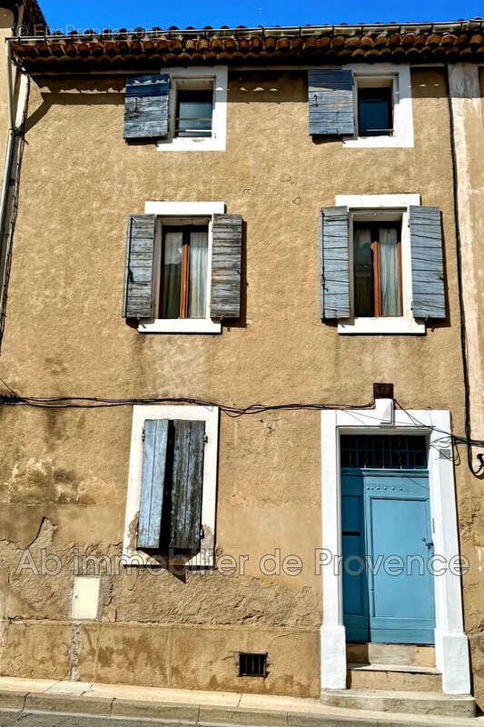 Appartement à ROGNES