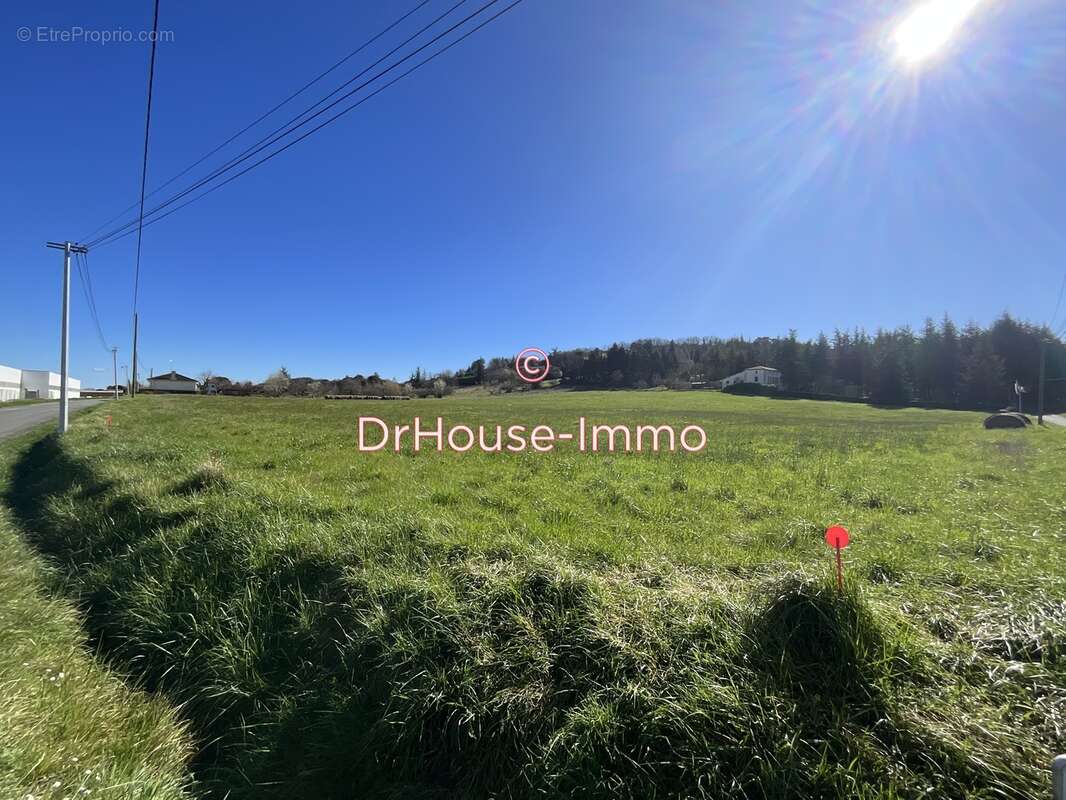 Terrain à AIGUILLON