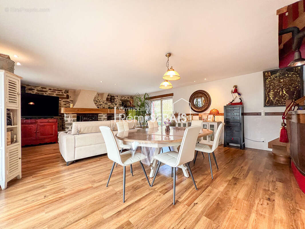 À vendre - Maison de caractère avec piscine et dépendance à Clécy, au coeur de la Suisse Normande - photo 4