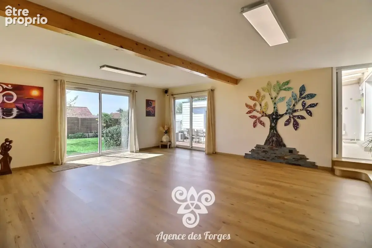 Maison de plain-pied de 203m² - 4 chambres + bureau - Le Landreau - photo 4