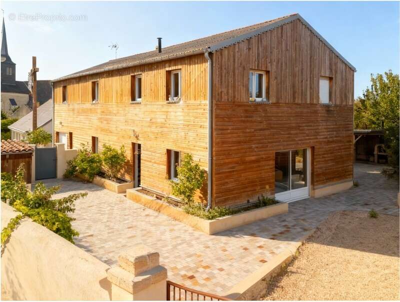 Maison à BRISSAC-QUINCE