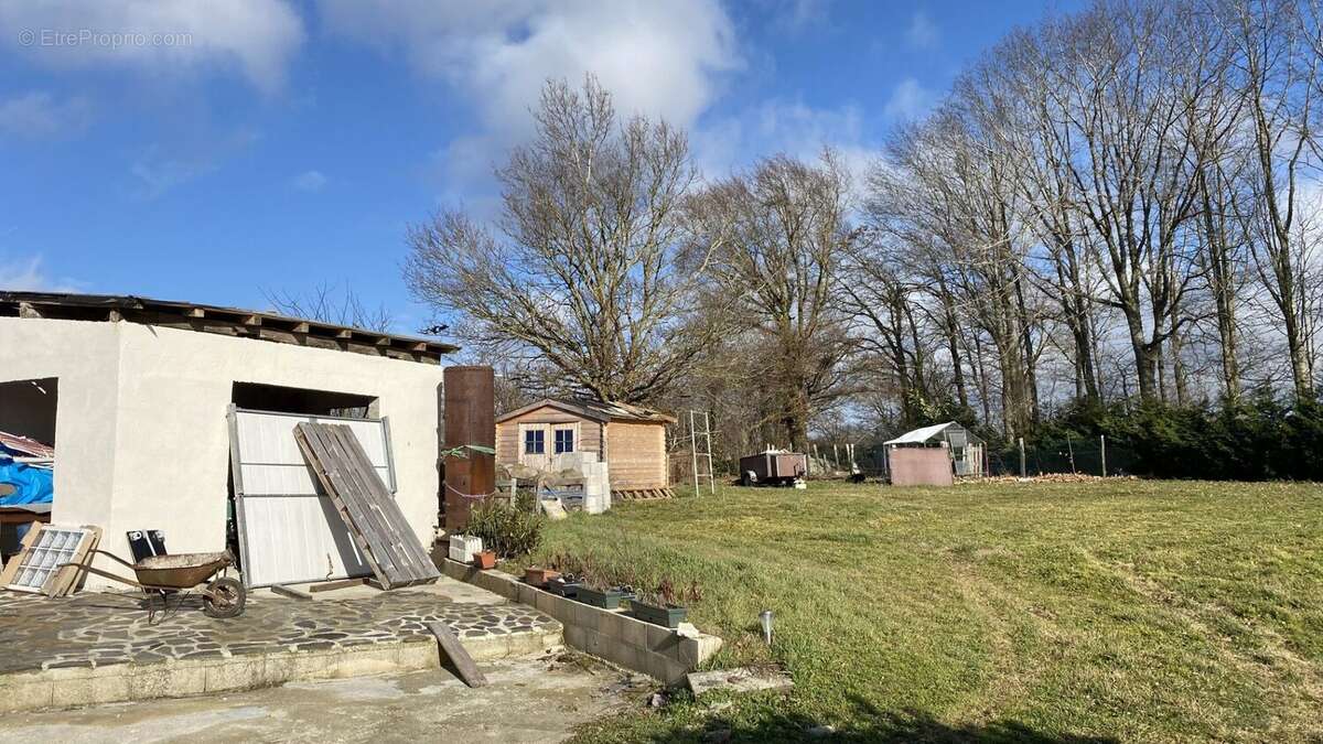 Maison à COMPS-LA-GRAND-VILLE