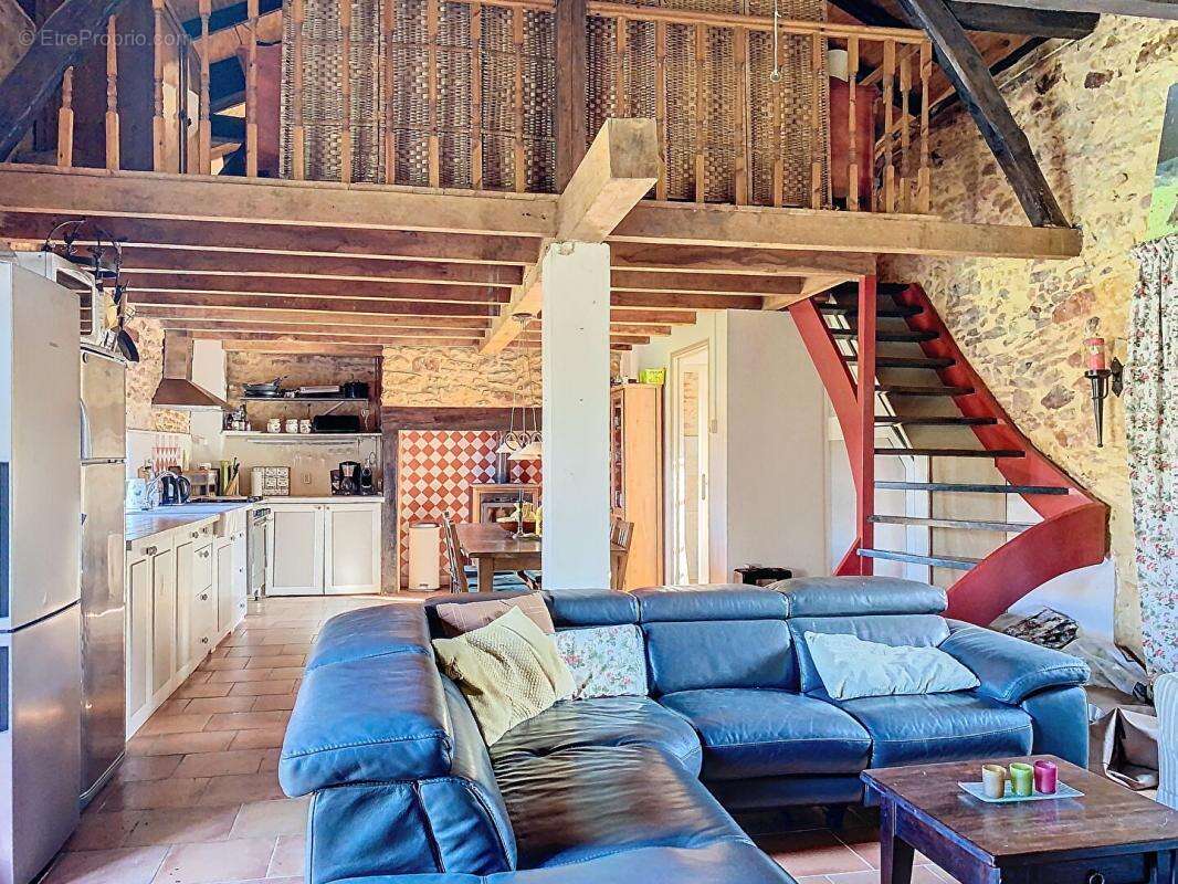 Maison à LE BUISSON-DE-CADOUIN