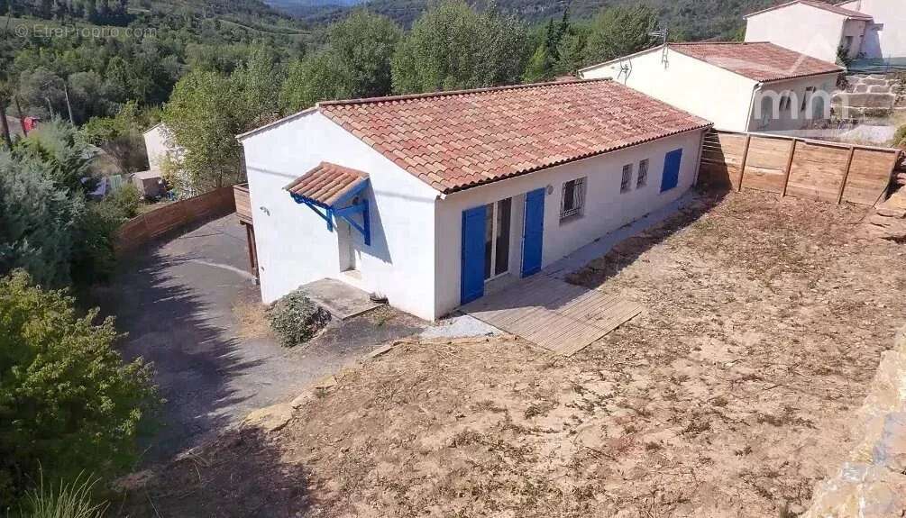 Villa de plein pied avec jardin, terrasse et garage - photo 2