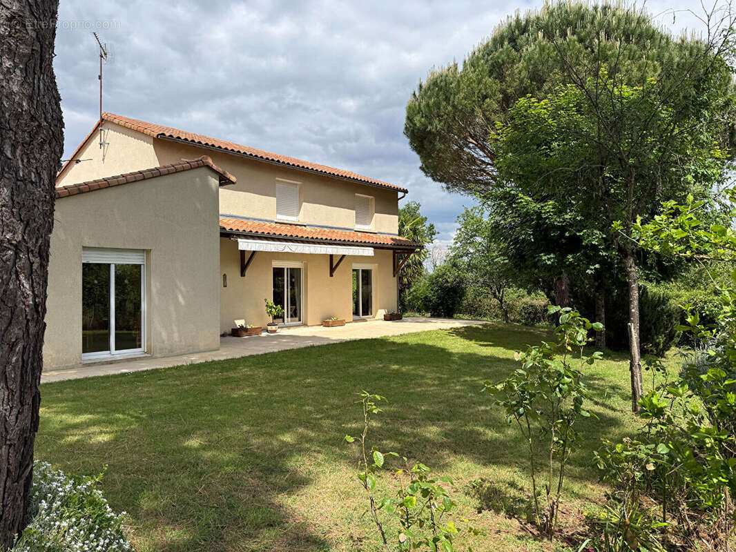 Maison à LIGUGE